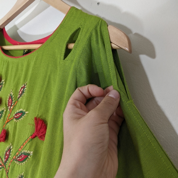 Vintage ethnic Indian embroidered decal bell sleeve maxi dress slit shoulders - Picture 7 of 16